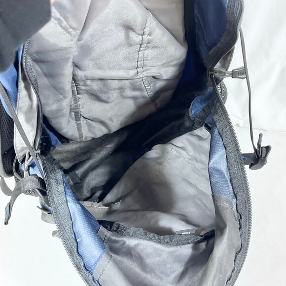 CamelBak Cloud Walker 18 Hydration Backpack No Bladder Used - Picture 10 of 13